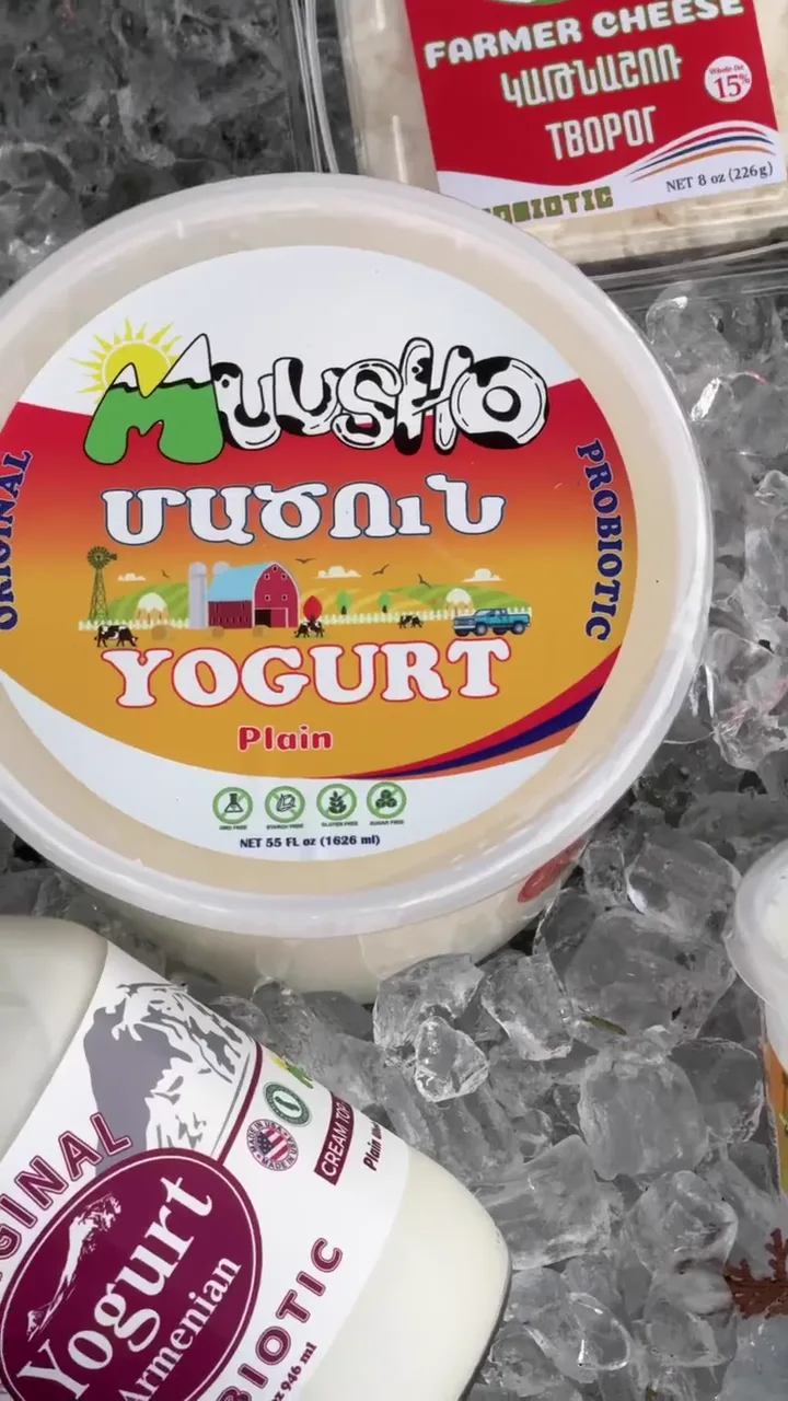 Muusho matsun, Original yogurt, sour cream and farmer cheese chilling on crushed ice